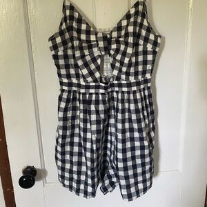 Cute gingham romper!